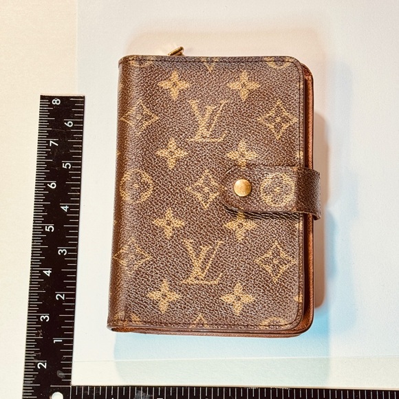 Louis Vuitton Brown Monogram Porto de paper - Picture 7 of 15